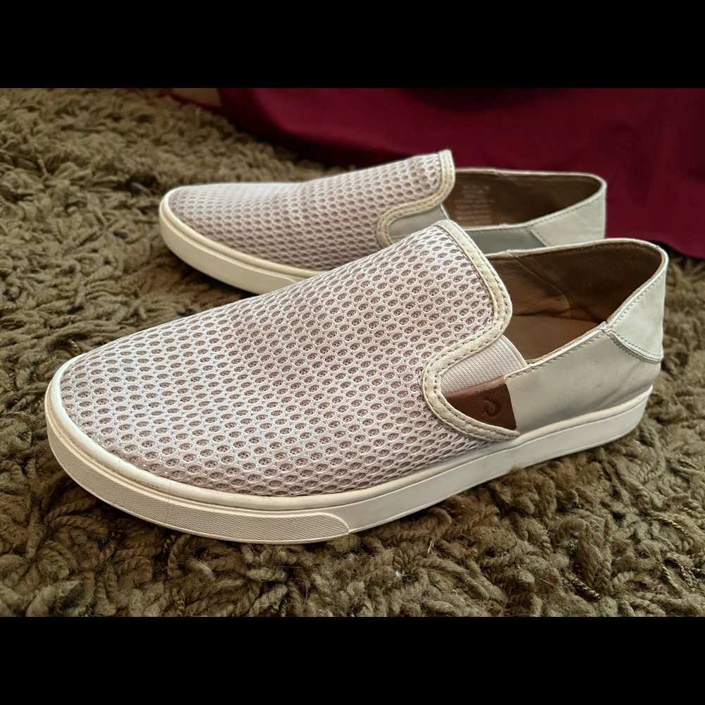 ✨Olukai Shoes ✨
